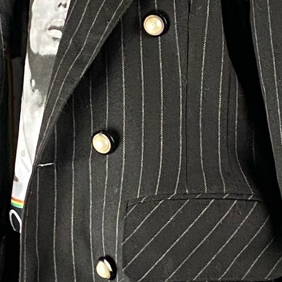 Vintage 90’s Prima Donna Pinstripe Blazer w/button Detail Sz S - Picture 6 of 9